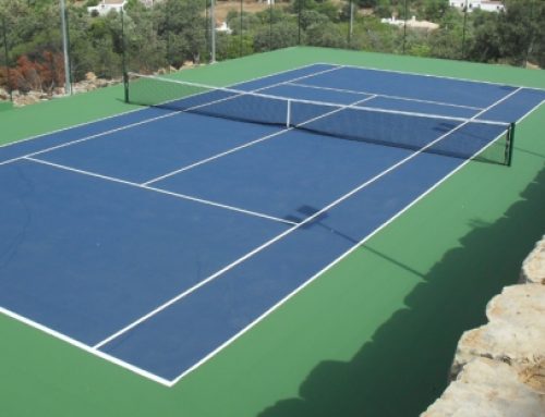 Campo de ténis de piso rápido, em Gorjoes